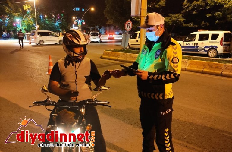 kurallarını eden motosiklet ihlal trafik ceza kesildi sürücülerine Ağrı