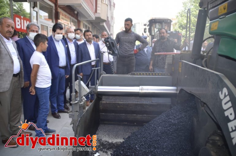 AK Parti Ağrı İl Yönetimi ve Başkan Sayan asfalt çalışmalarını yerinde inceledi3