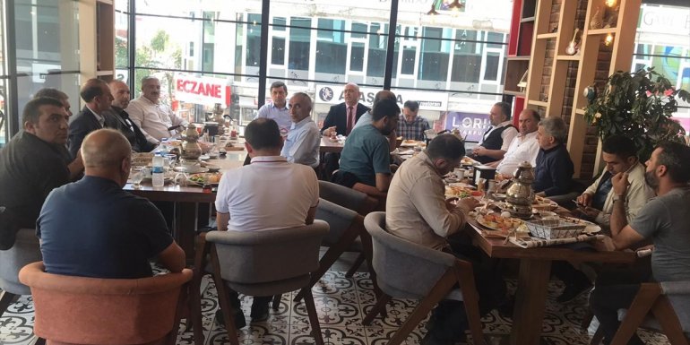 Ankara-Ardahan Dernekler Federasyonu Başkanı Ergüder Şimdi, Ardahan'da gazetecilerle buluştu