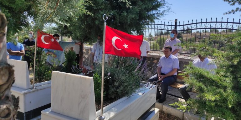 Elazığ'da 15 Temmuz şehidi Eyyüp Oğuz mezarı başında anıldı