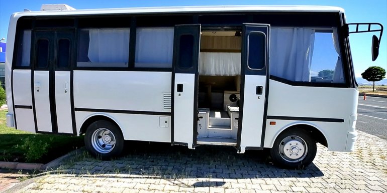 Elazığlı girişimci atıl durumdaki otobüs ve minibüsleri karavana dönüştürüyor