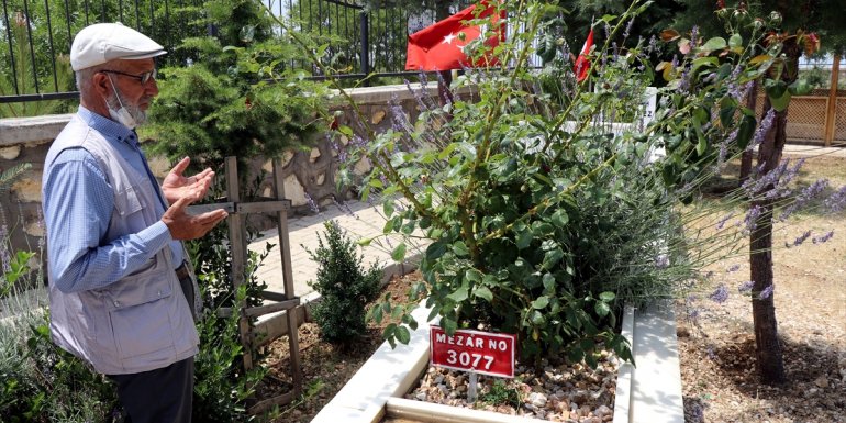 Elazığlı şehit polis babasından "Unutulursa yeni 15 Temmuzlar olabilir" uyarısı