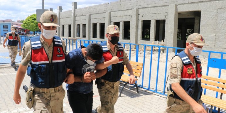 ERZİNCAN - Kendisini jandarma olarak tanıtarak dolandırıcılık yapan şüpheli yakalandı1