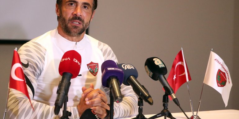 Hatayspor Teknik Direktörü Ömer Erdoğan: "Keyif veren futbol izlettirmek istiyoruz"