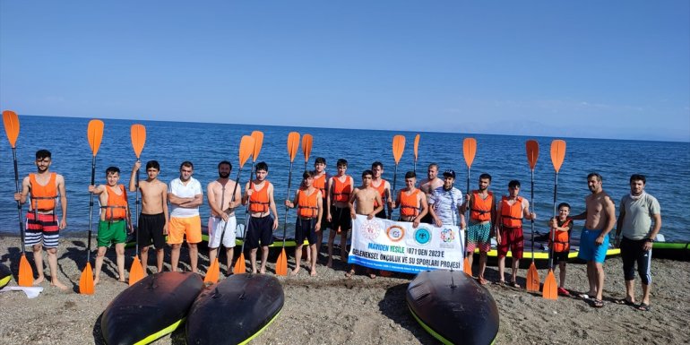 Hizanlı öğrenciler Ahlat