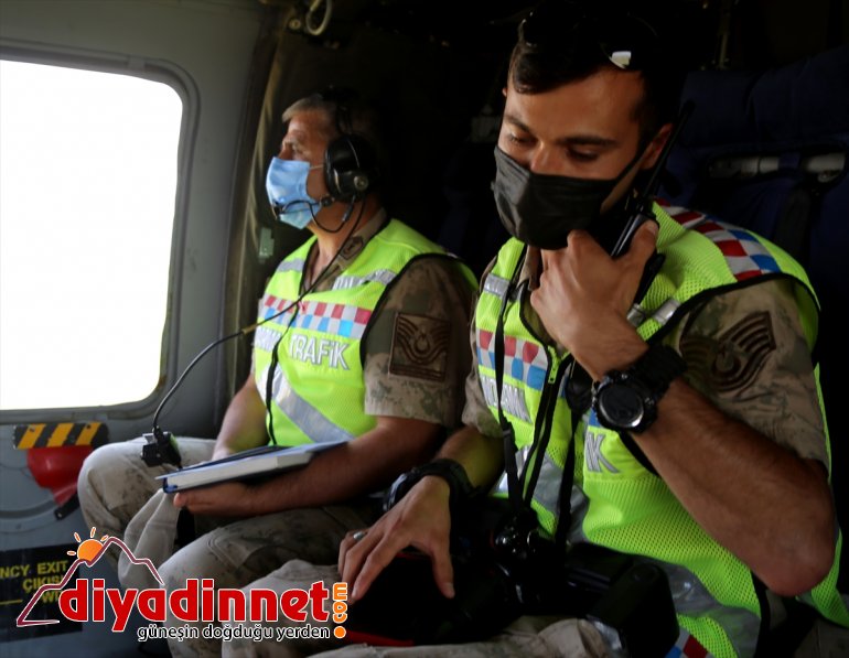 Jandarma, Erzurum-Artvin kara yolundaki bayram trafiğini helikopterle denetledi