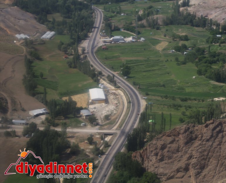 kara Erzurum-Artvin yolundaki denetledi Jandarma helikopterle trafiğini bayram 16