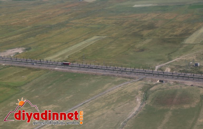 kara trafiğini Jandarma denetledi bayram yolundaki Erzurum-Artvin helikopterle 20