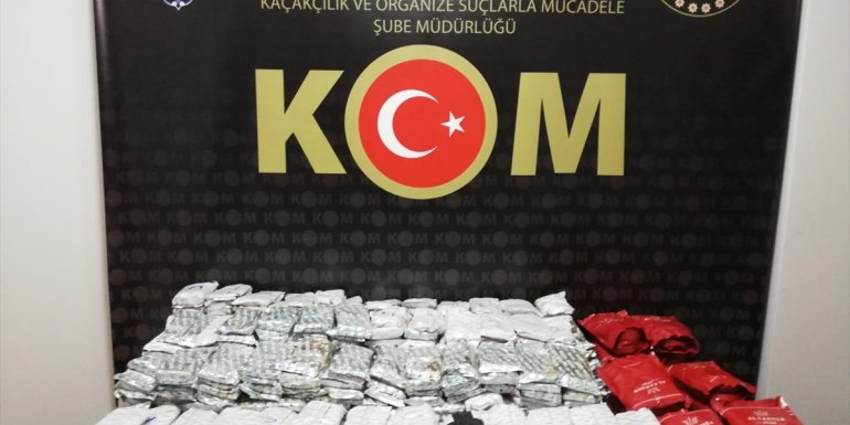 Malatya'da kamyonette 206 kilogram kaçak nargile tütünü ele geçirildi