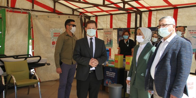 Malazgirt Kaymakamı Demirer'den vatandaşlara "aşı" çağrısı