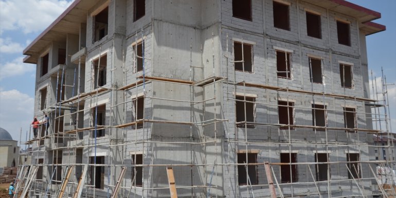Muş'ta 700 dairelik konutun inşaat çalışmaları devam ediyor