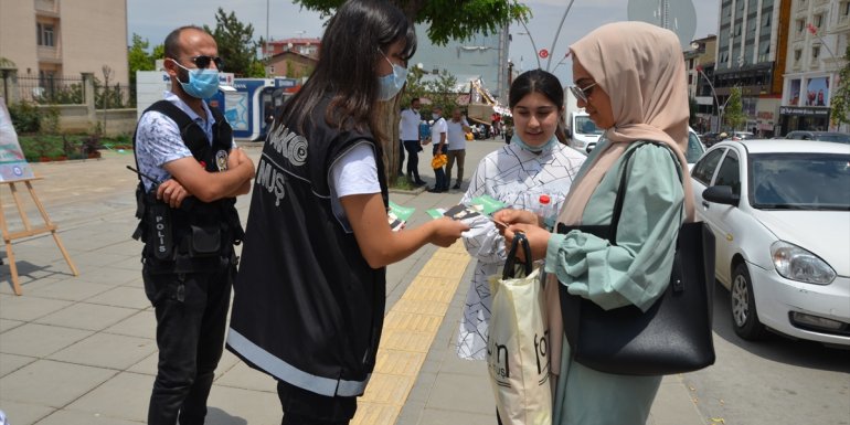 Muş'ta vatandaşlara uyuşturucunun zararları anlatıldı