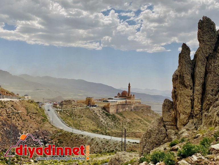 Osmanlı mimarisinin eşsiz örneği: İshak Paşa Sarayı2