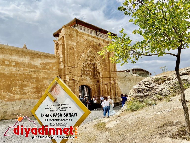 Osmanlı mimarisinin eşsiz örneği: İshak Paşa Sarayı6