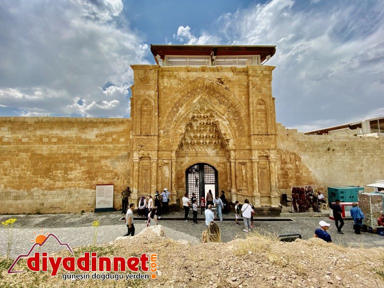 Osmanlı mimarisinin eşsiz örneği: İshak Paşa Sarayı7