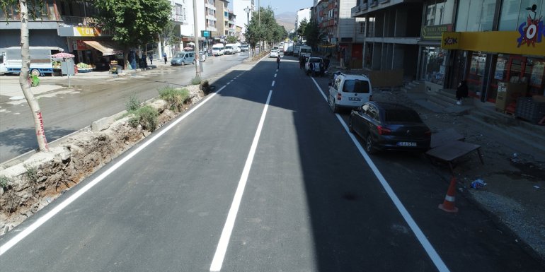 Tatvan'daki Cumhuriyet Caddesi'nde alt ve üstyapı çalışmaları tamamlandı