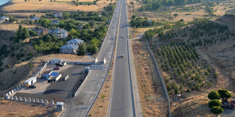 Tunceli'de bayram tatili dönüş trafiği helikopterle denetlendi