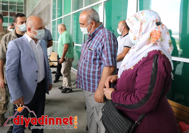 Vali Varol Covid aşı noktasını ziyaret etti4