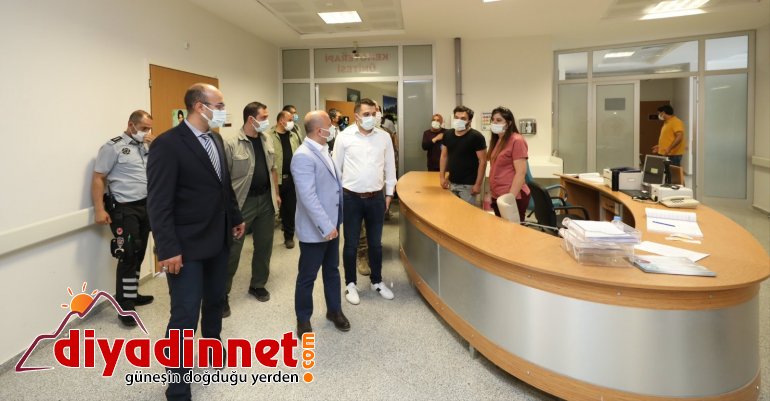 Vali Varol Covid aşı noktasını ziyaret etti5