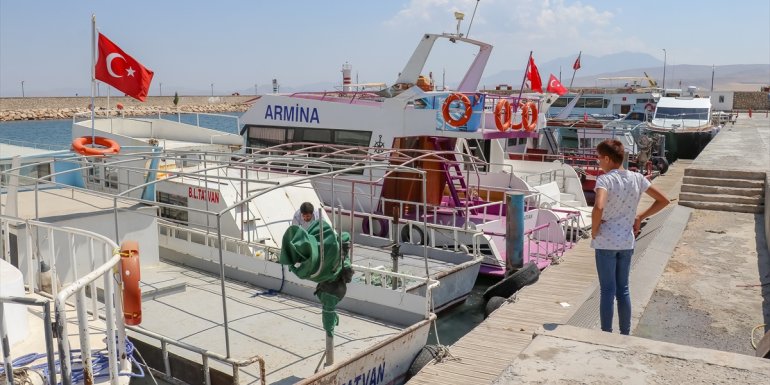 Van'da balıkçılar "vira bismillah" dedi