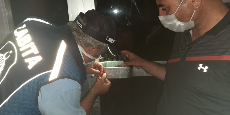 Van'da çalışanının ekmek hamuruna ayağıyla vurduğu fırın mühürlendi