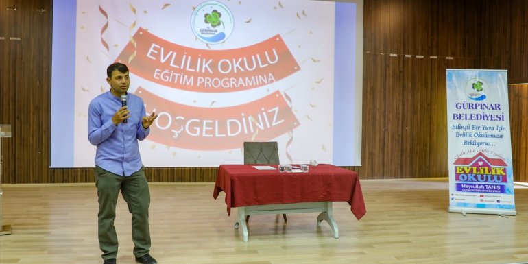 Van'da "evlilik okulu" ile mutlu yuvanın temelleri atılıyor