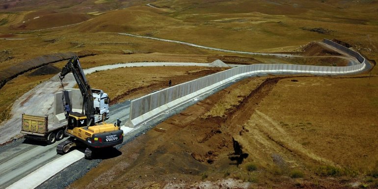 Van-İran sınırı beton duvar, hendek ve kulelerle 'geçilmez' olacak