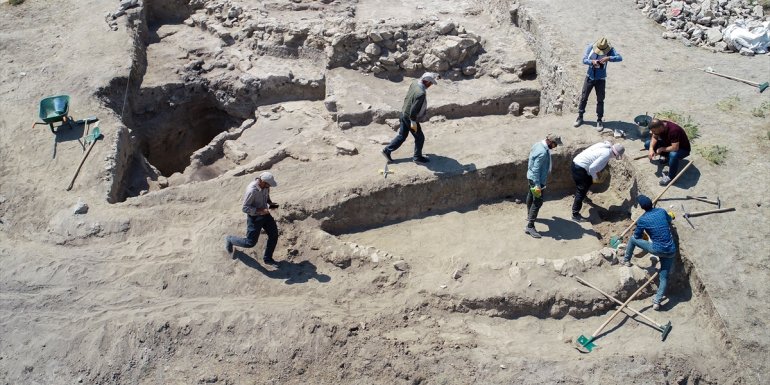 İremir Höyüğü'nde ortaya çıkan buluntular Van'ın Urartu öncesi tarihine ışık tutacak