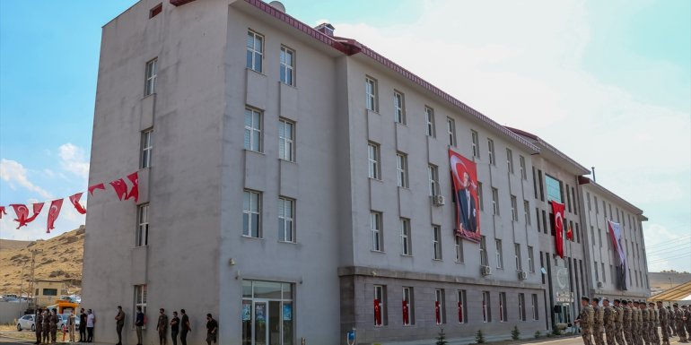 Van'da Polis Özel Harekat Şube Müdürlüğünün yeni hizmet binası açıldı