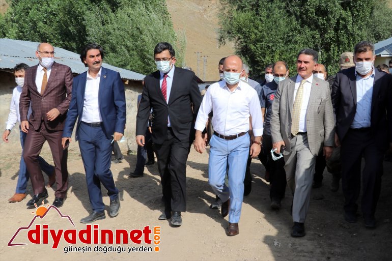 sarılıyor zarar yaralar köyde Ağrı