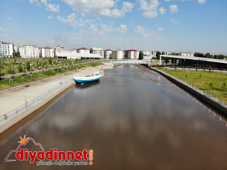 - tırla getirilen restorana dönüştürülecek AĞRI tekne Ağrı