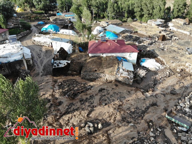 AĞRI yaşanan Gözucu Taşlıçay - ilçesine selde zarar ve gördü bağlı köyünde ev ahırlar 2
