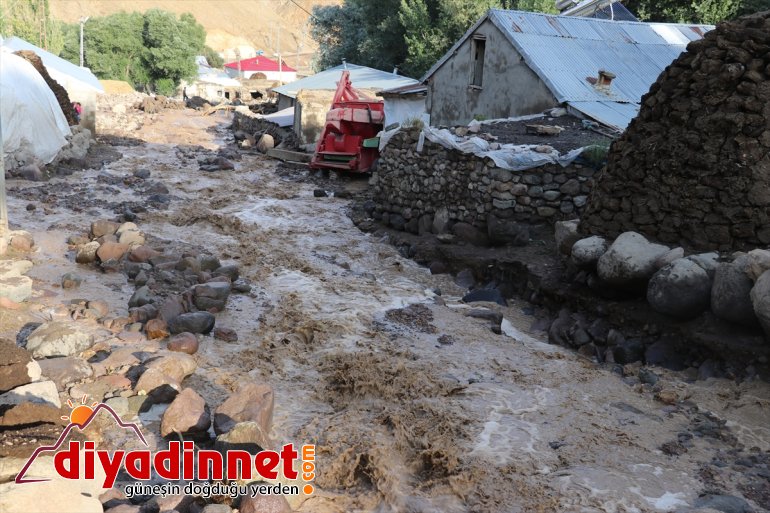 köyünde gördü ev AĞRI ve ahırlar zarar ilçesine yaşanan Taşlıçay Gözucu bağlı - selde 8