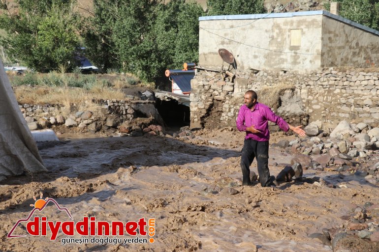 - ahırlar gördü köyünde ve selde zarar AĞRI yaşanan ev bağlı Gözucu ilçesine Taşlıçay 9