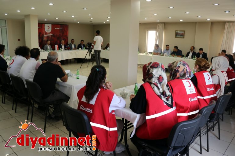 Başkanı Türk AĞRI Kızılay - araya Kızılay gönüllüleriyle Genel bir geldi Kınık, 4