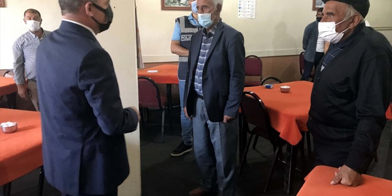 Ardahan Valisi Hüseyin Öner, Kovid-19 vaka sayısının arttığı kentte denetim yaptı:1