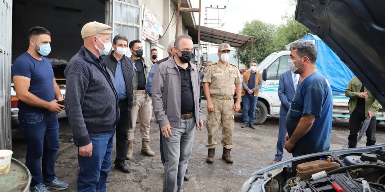 Ardahan Valisi Hüseyin Öner, sanayi esnafını Kovid-19 aşısı yaptırmaya çağırdı