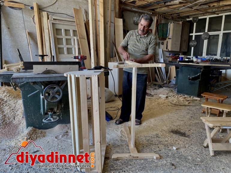 Dededen kalma 100 yıllık marangozluk mesleğini yaşatmak için teknolojiye direniyor1