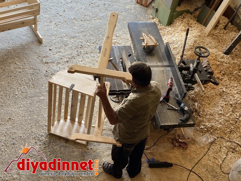 Dededen kalma 100 yıllık marangozluk mesleğini yaşatmak için teknolojiye direniyor3