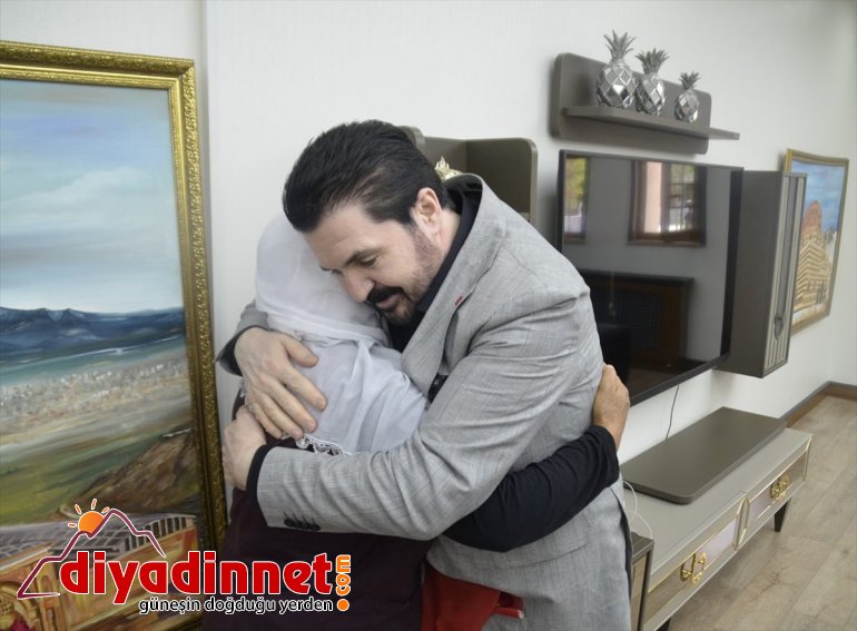 hazırlanan Beyaz Ağrı annelerinden Diyarbakır Belediyesine Yürüyüşe ziyareti teşekkür 11