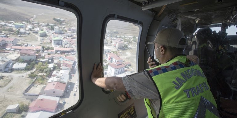 Erzurum-Bingöl kara yolu trafiğine helikopterli denetim