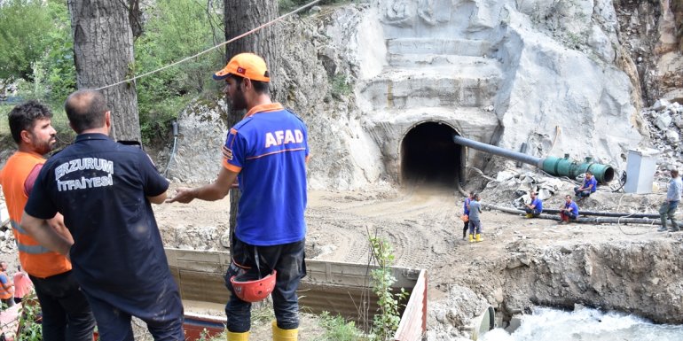 Erzurum'da beş gün önce sele kapılan işçiyi arama çalışmaları sürüyor