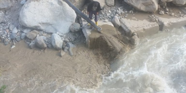 Erzurum'da iki hafta önce sele kapılan işçiyi arama çalışmaları sürüyor