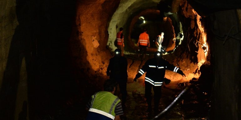 Erzurum'da dört gün önce sele kapılan işçiyi arama çalışmaları sürüyor