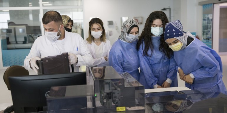 ERZURUM - Geçen yıl kurulan Sağlık Bilimleri Üniversitesi Tıp Fakültesi tanıtıldı1