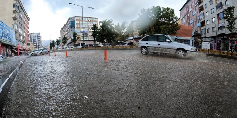 ERZURUM - Sağanak etkili oldu1
