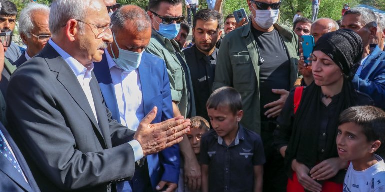 CHP Genel Başkanı Kılıçdaroğlu, Van'da selden zarar gören vatandaşları ziyaret etti: