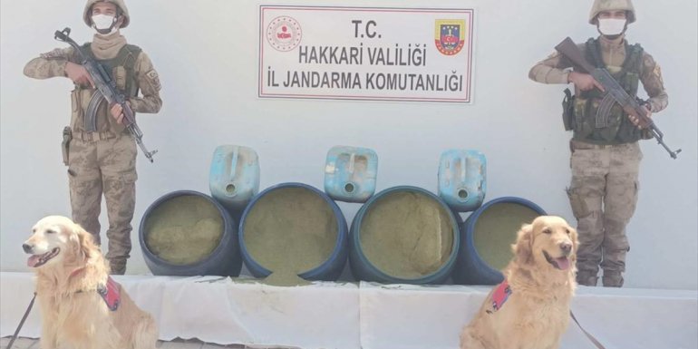 Hakkari kırsalında 318 kilo esrar ele geçirildi