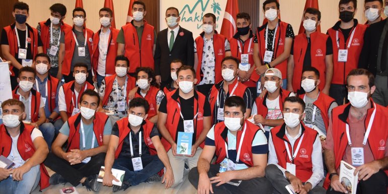 Hakkari Valisi Akbıyık, Damla Projesi gönüllülerini kabul etti