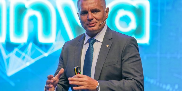 İSTANBUL - Turkcell ikinci çeyrekte 1,1 milyar lira net kar elde etti1